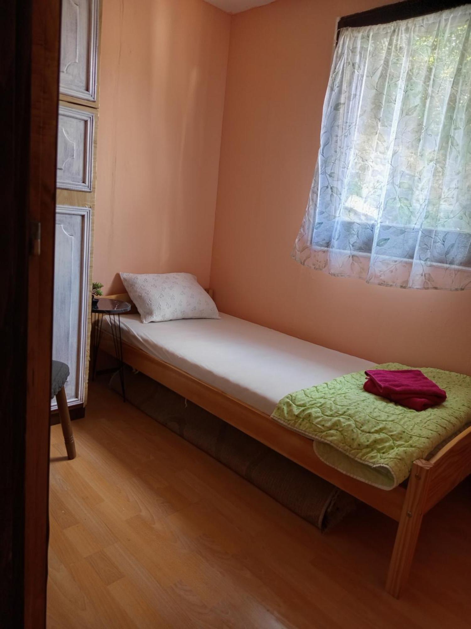 Kucica Za Odmor Lena I Matija Apartment Sremski Karlovci Bagian luar foto